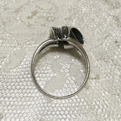 Vintage Sterling Silver Ring Womens Sz 8.25 Ribbon Bow design Marcasite Accents