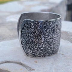 Vintage Sarah Coventry Silver Tone Wide Floral Etched Cuff Bracelet 6.5