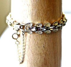 Vintage Coro Silver Tone Bracelet Tiny Leaf Links 7″