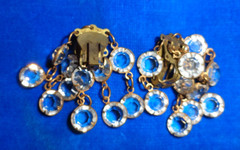 Vintage Unbranded Clear Beads Clusters Dangle Clip on Earrings