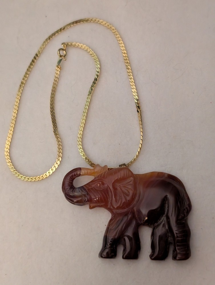 Glass Elephant Pendant And 18 Inch 2.5 mm Herringbone Chain Vintage