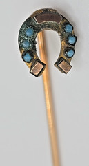 Antique Victorian 9k Gold Horseshoe Stick Pin Blue Glass Paste Lucky Talisman 1g