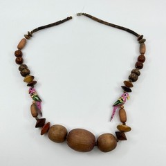 Vintage Boho Tropical Wood Parrot Beaded Statement Necklace Pink Bird Accent