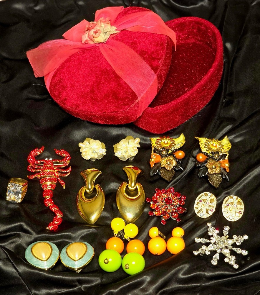 Vintage Rhinestones / Crystals / STUNNING LOT- Earrings-Rings- Brooches
