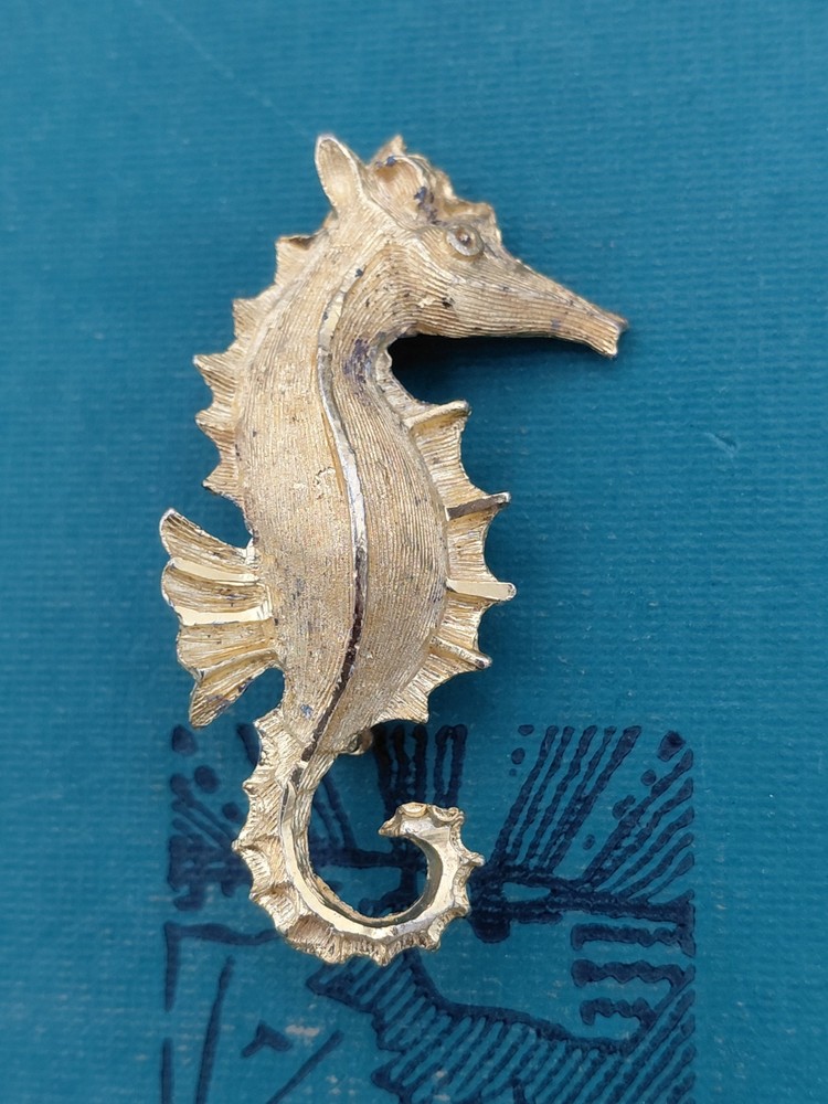 Vintage Brushed Gold Tone Figural Nautical Seahorse Brooch Pin