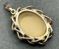 Vintage Faux Shell Cameo Pendant Gold Tone Twisted Frame Victorian Style