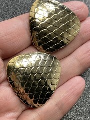 Vintage 1.3” Triangular Textured Gold Tone Retro Drop Earrings