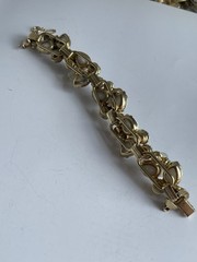 Vintage Juliana D&E Milk Glass Floral Bracelet