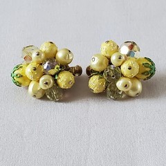 Vtg VENDOME Yellow Gold Faux Pearls Glass Balls Beads Clip On Earrings