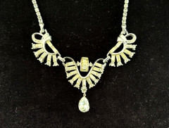 Vintage Signed ANTHONY Silver Tn Clear Rhinestone Bib Statement Necklace 15.5″ L
