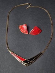 Vtg 1986 Avon Red & Black Enamel Chevron Choker Necklace Modernist Earrings Set