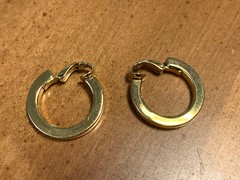 Vintage Trifari gold tone 7/8 inch hoop clip earrings