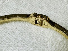 Gold Tone Clamp Bangle Bracelet Huge Rhinestone Focal b183