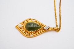Vintage Pendant Necklace Gold Tone Jade Diamond Pearl 18″