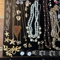 80 Vintage lot jewelry unbranded wearable Trifari Monet Coro Avon Italy Marvella