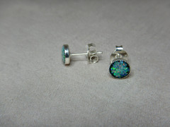VINTAGE AUSTRALIAN OPALS SET IN STERLING SILVER PIERCED STUD EARRINGS 4111