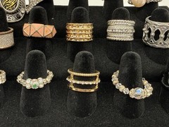 Estate Jewelry Lot 18 Rings Rhinestone Gold Silver Tone Vintage Fashion