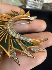 VINTAGE JOMAZ SIGNED GREEN BLUE ENAMEL GOLD TONE RHINESTONE PIN BROOCH 2.25”