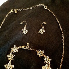 Avon Filigree Flower Necklace Bracelet Earrings NEW 2008 Gold Plated Statement