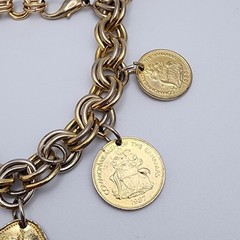 Vtg Bahama Coin Dangle Charm Gold Tone Bracelet 80s 90s Double Link Chain 7.5″