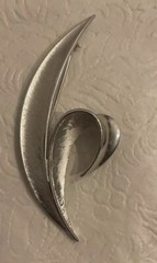 Vtg Crown Trifari Brooch Silver Leaf Pin Brushed Textured 3.25” Banana