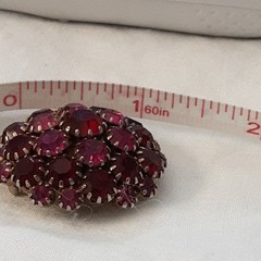 Vintage Multi Shades of Pink/Purple and Red Rhinestone 1.25″ Brooch Unsigned