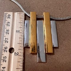 VINTAGE AVON Pendant Necklace 17 in Silver Tone / Gold Tone