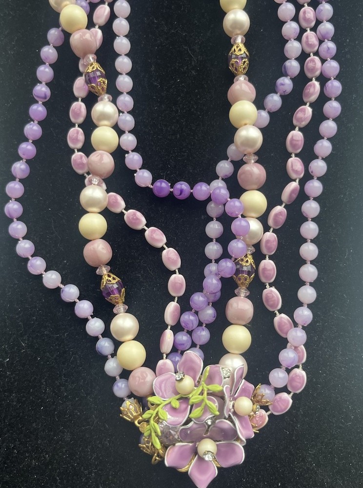Vintage 1950’s Purple, Lavender Faux Pearl , Resin Enamel Flower Motif Necklace