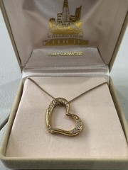 Vintage AVON Gold Tone Rhinestone Open Floating Heart Pendant Necklace w/ Box