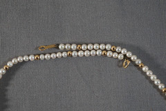 Vtg Pearl Necklace 18k Yellow Gold Clasp & Beads 16″ Long