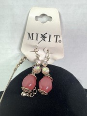 Vintage JC Penny NWT MIXIT Goldtone Pink Multi Necklace Pierced Earrings Set New