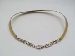 Vintage Gold Tone Curved Narrow to Wide Collar .75 Inch Bar & Chain Necklace