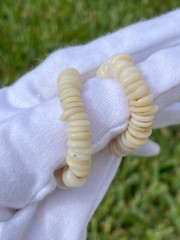 Vintage Hawaiian Puka Shell Bead Necklace 17.75 Inch Graduated up to 8.2mm