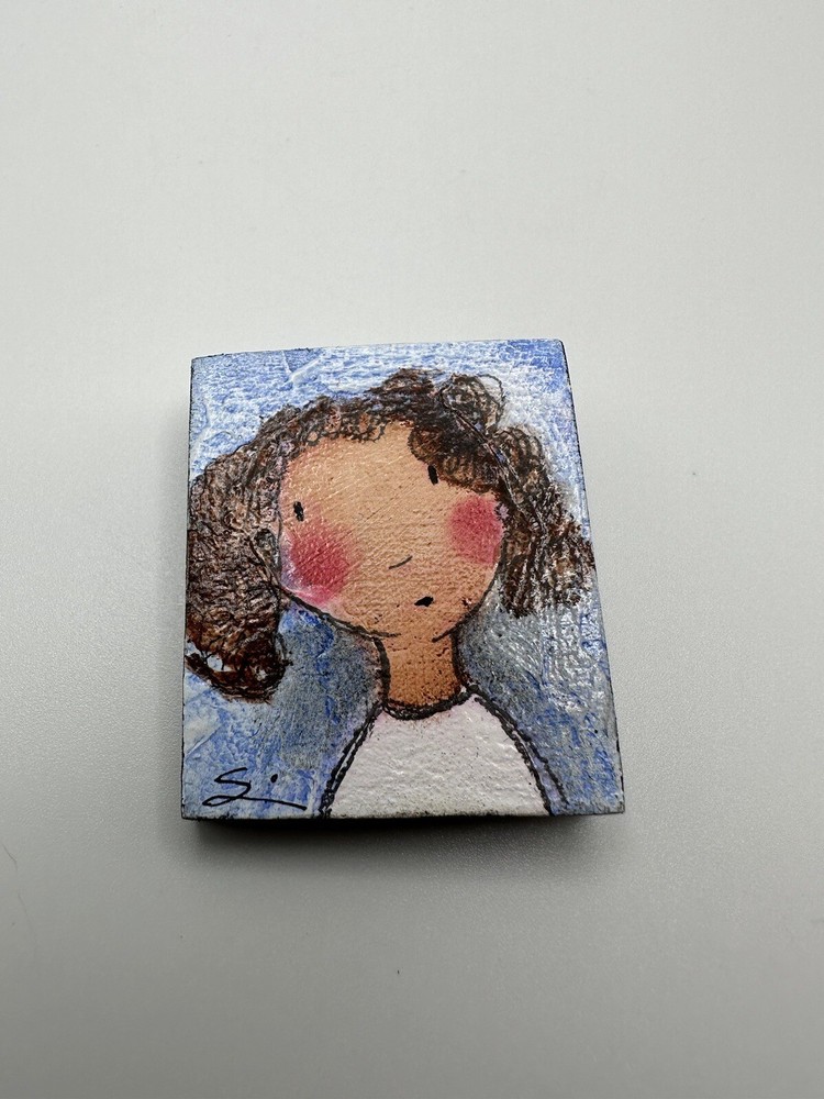 Vintage Hand Painted Girl Brooch 4.5cm x 3.8cm BB1