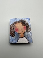 Vintage Hand Painted Girl Brooch 4.5cm x 3.8cm BB1