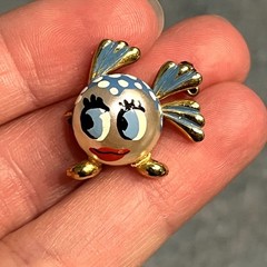 Vintage 1940 Polkadot Kissing Fish Brass Figural Spain Brooch Blue White Red