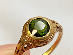 Vtg 14K Yellow Gold Ring 2.9g Fine Jewelry Size 6.25 Band Emerald Color Stone