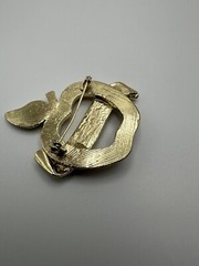 Vintage Gold Tone Enamel Apple Teacher Brooch Pin Size: 5cm x 4.5cm BB3