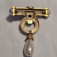 Vintage Les Bernard Imitation Pearl Bar Pin Brooch
