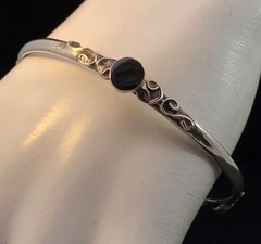 Taxco Mexico Sterling Silver Onyx Bangle Bracelet B91