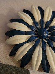 Vintage 1950s To 1970s Huge Enamel Flower Stunning Brooch, Beauty CA USA E407-3