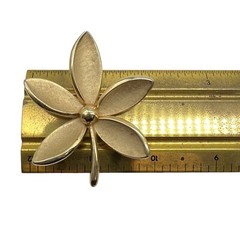 Vintage Crown Trifari Leaf Flower Brooch Pin Gold Trifarium Textured Petals B7