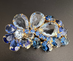 Vintage Unbranded Blue Rhinestone Brooch