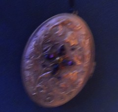 Vintage Large OVAL Floral Photo Locket Pendant/Small Chain/RHINESTONES