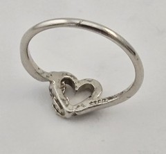 VTG Black Hills Gold Sterling Silver Open Heart Leaf Petite Ring Size 4 – 1.1g