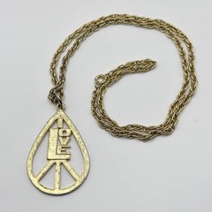 Vintage LOVE Pendant Necklace Gold Tone Chain Spring Ring Retro Style 24”