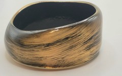 1970’s/80’s Gold & Black Wide Lucite Chunky Wavy Bangle Bracelet