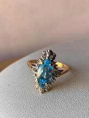 VINTAGE 10K YELLOW GOLD MARQUISE CUT BLUE TOPAZ AND DIAMONDS RING