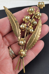 Vintage Floral Spray Gold Tone Metal With Faux Pearl Aged Patina READ