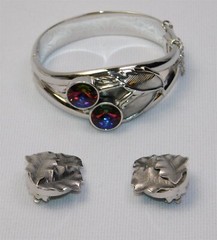 Vtg Whiting & Davis Silver Rivoli Fire AB Stone Hinged Bangle & Clip On Earrings
